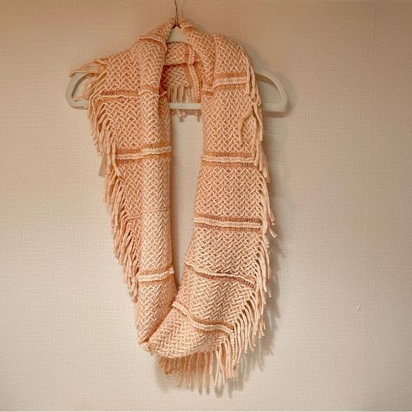 FADIVO NY, NWT Fringe Trim Woven Knit Infinity Scarf, Peachy Pink, Soft … - Picture 5 of 8